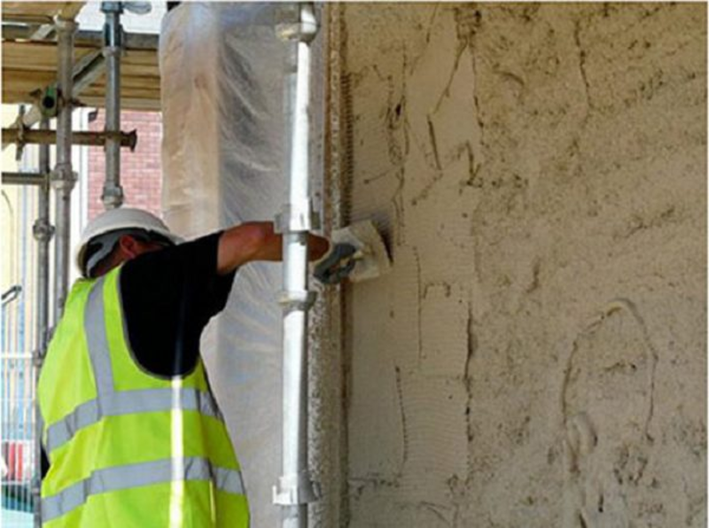 Trát tường nhà bằng vữa xi măng tạo bề mặt phẳng mịn